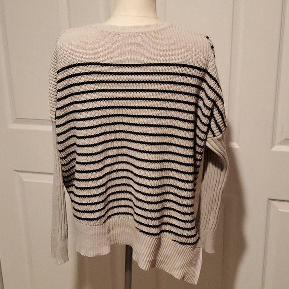 💞a.n.a. sweater - Picture 3 of 9